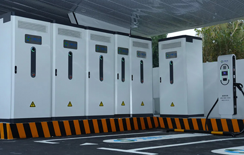 PV Power, Energy Storage, and Super Charging Integrated  Energy Station